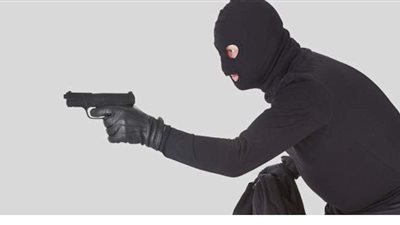 حبس المتهمين بسرقة 118 ألف جنيه من سيارة شركة منتجات كهربائية