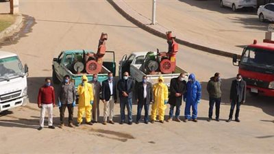 15 سيارة بالواحات البحرية تنفذ حملات التطهير من فيروس كورونا | صور