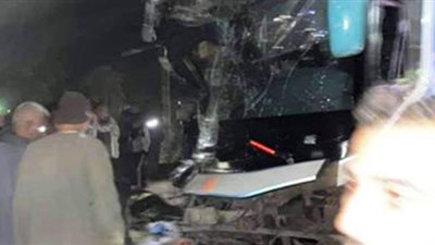 بالأسماء.. مصرع 5 أشخاص وإصابة 7 آخرين في تصادم أتوبيس بميكروباص بسوهاج | صور