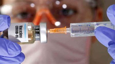 أربكت وحيرت الأطباء.. أولى دفعات لقاح كورونا تكشف مفاجأة غير متوقعة