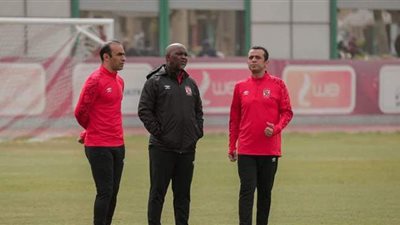 موسيماني يطمئن علي استعدادات الأهلي لمواجهة المحلة.. هاتفيا