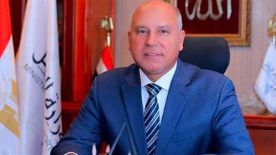 وزير النقل يكرم طلاب معهد السكك الحديدية المتفوقين