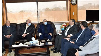 وفد قطاع الدراسات الزراعية بـ