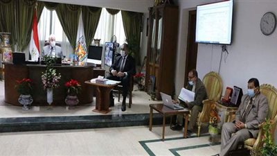 محافظ جنوب سيناء يجتمع بالمجموعة الاقتصادية لمتابعة الموقف المالي للمشروعات