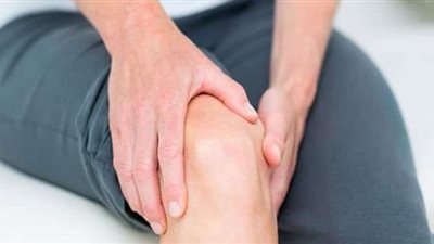 أعراض خشونة الركبة والأسباب والعلاج