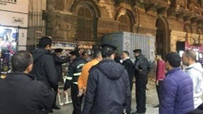 انهيار أجزاء من عقار في محطة الرمل بالإسكندرية | صور