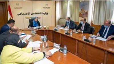 وزيرة التضامن تبحث موقف تمويل الجمعيات الأهلية