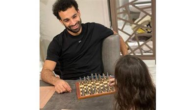 صلاح يعلق على غيابه عن التشكيلة المثالية لعام 2020 بصورة مع مكة