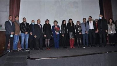 نجوم الفن في العرض الخاص لفيلم 