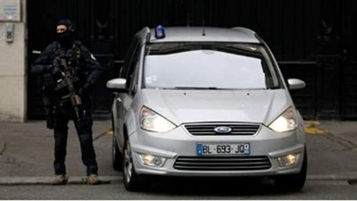 مسلح يحتجز زوجته كرهينة شمالي باريس وإصابة شخصين بطلقات نارية