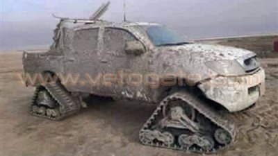 بالصور.. «داعش» يُحول سيارات «تويوتا» إلى دبابات