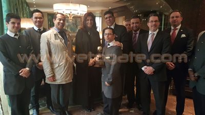 بالصور.. وزيرة الهجرة«بالعباءة» مع الجالية المصرية بالسعودية