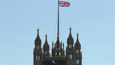 بريطانيا تكلف القوات البحرية بمرافقة سفن ترفع علم البلاد عبر مضيق هرمز