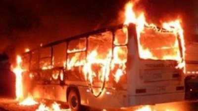 انتداب المعمل الجنائي لبيان سبب حريق موقف عشوائى ببولاق