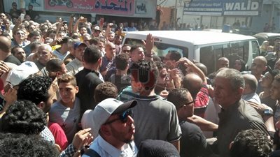 تشييع جثمان فاروق الفيشاوي لمثواه الأخير في المنوفية (صور)