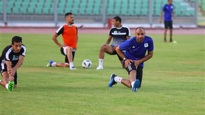تدريب منفرد للثلاثي المصاب بالمصري وتدريبات شاقة للحراس 