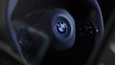 العجلات القيادية المضلعة تميز الجيل الخامس من BMW