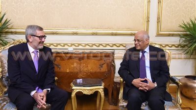 بالصور.. استقبال رئيس البرلمان سفراء المغرب وألبانيا وعمان