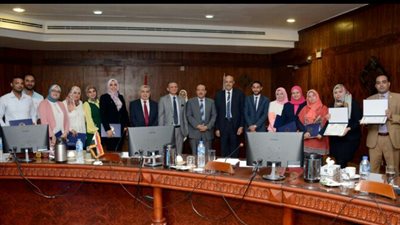 رئيس جامعة طنطا يكرم الفائزين بأفضل رسالة ماجستير ودكتوراة