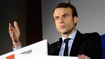 رئيس فرنسا: تعملت الكثير من السبسي (فيديو)