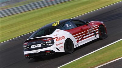 استعراض تقنيات السيارات المقدمة من كيا (صور)