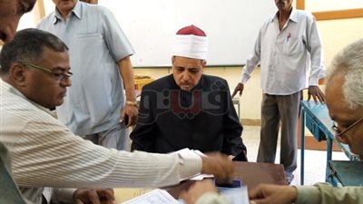 رئيس المنطقة الأزهرية يتفقد امتحانات الدور الثاني في الأقصر