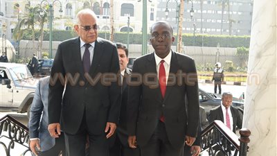 بالصور.. رئيس البرلمان يبحث تعميق العلاقات مع رئيس وزراء الكونغو