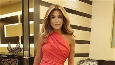 نوال الزغبي تخطف الأنظار بالأحمر في أحدث ظهور