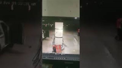 اعتداء لصين على عامل بمحطة وقود بآلة حادة (فيديو)