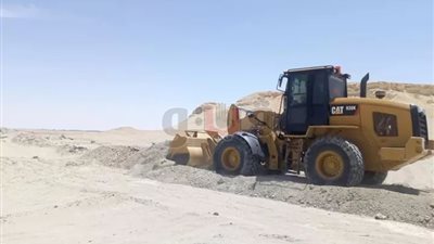 الوادي الجديد تزيل التعديات من 320 فدانا أملاك دولة (صور)