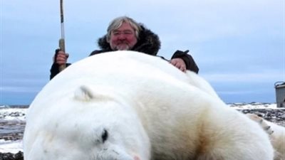 رحلة بـ 36 ألف جنيه إسترليني لقتلة الدببة (صور)