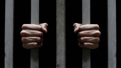 «احنا في زمن العناتيل».. «أسطوانة» تحبس مدرس لغة إنجليزية في الشرقية.. سرقة «لاب توب» تفضح محامٍ بالمحلة.. نشر مقاطع إباحية لملتح رفض دفع 15 ألف جنيه.. وخبيرة علم اجتماع: