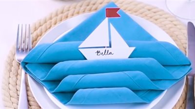 أفضل طرق طي مناديل السفرة (فيديو)