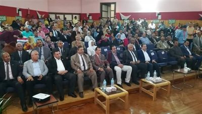 نائب وزير التعليم يكرم أوائل الطلاب في الوادي الجديد (صور)