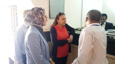 نائب وزير التخطيط تتفقد المركز التكنولوجي بالوادي الجديد (صور)