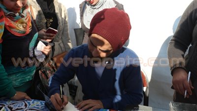 بالصور.. مراون صبحي يوقع «مسجل بعلم الوصول» في معرض الكتاب