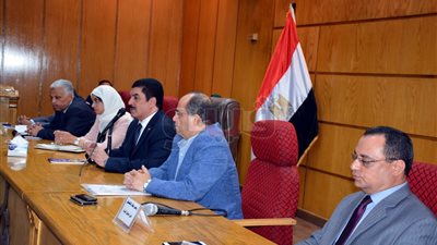 محافظ القليوبية يعقد اجتماعات لشرح قانون التصالح في مخالفات البناء