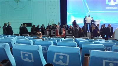 استعدادات قاعة افتتاح المؤتمر السابع للشباب بحضور السيسي (صور)