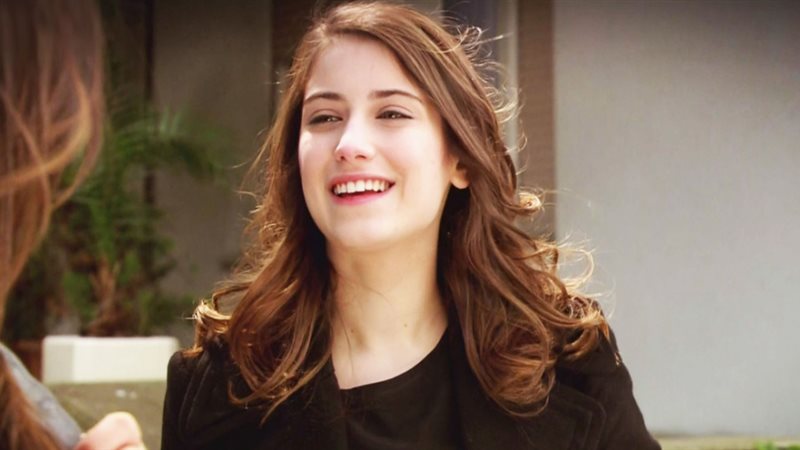  الفنانة التركية