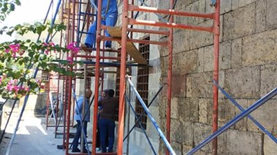 10 صور ترصد أعمال ترميم وتطوير واجهة مسجد المسبح باشا بالسيدة عائشة