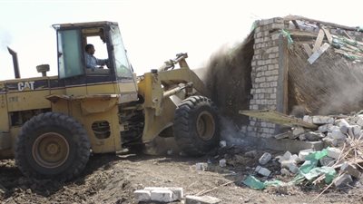 إزالة ٣٤ حالة تعد على أملاك الدولة بحي شرق شبرا الخيمة