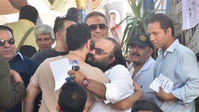 أنصار الفائزين بانتخابات الموسيقيين يحتفلون بـ