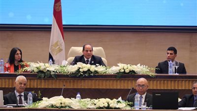 السيسي يشهد تخرج البرنامج الرئاسي لتأهيل الشباب الأفريقي.. تعرف على الدفعة الأولى