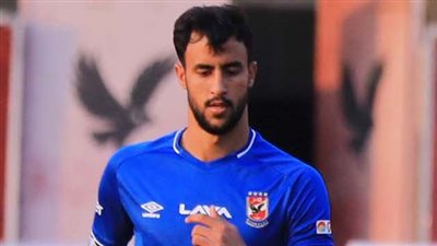 مدافع الأهلي يقترب من الإسماعيلي