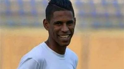 لاعبو «الشرطة» يحتفلون بعيد ميلاد «ريكو»