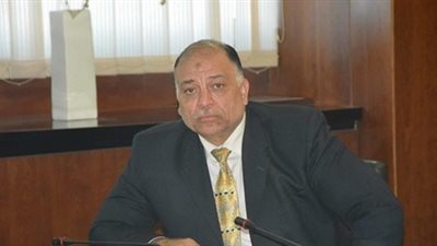 تفاصيل خطة رئيس شركة مطار القاهرة الجديد لعمليات التطوير.. توفير مشروع علاج لأسر العاملين.. إنشاء بوابات إلكترونية لتأمين السيارات.. تجميل المبني 1 عقب افتتاح مبني 2.. تركيب 140 كاميرا لتأمين الأسوار