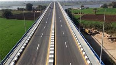 حظر مرور سيارات النقل على الكوبري القديم ببني سويف