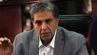 طفل من ذوي الاحتياجات الخاصة يطالب وزير البيئة بالوقوف دقيقة حداد