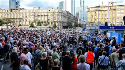 حادث قطار فرانكفورت.. تحذير من التكرار وجدل حول أمن المحطات