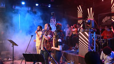 المزاجنجية يبدعون على مسرح النهر بالساقية (صور)